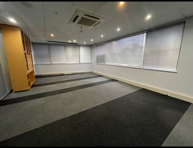 3,400M² OFFICE TO LET IN PARKTOWN